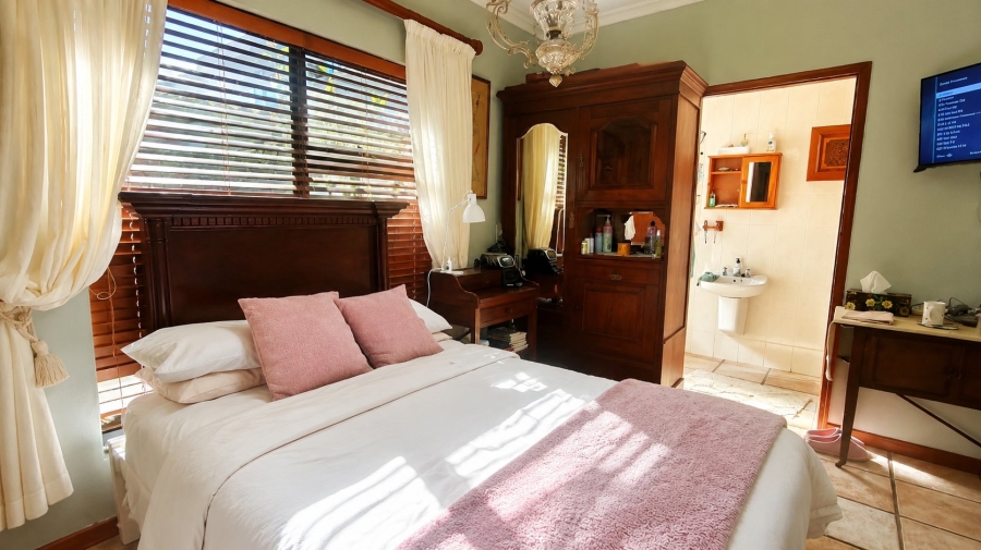 5 Bedroom Property for Sale in Outeniqua Strand Western Cape